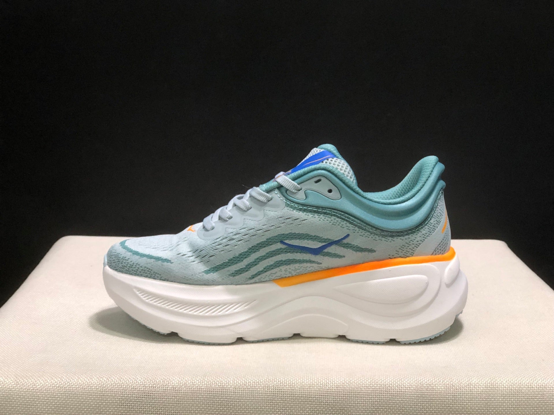 HOKA ONE ONE Bondi 9