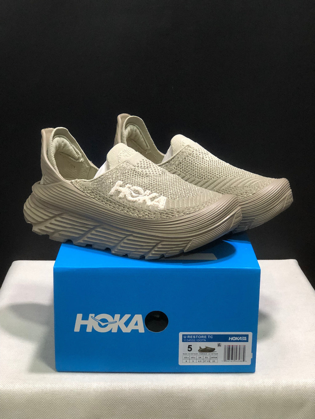 HOKA ONE ONE Restore TC