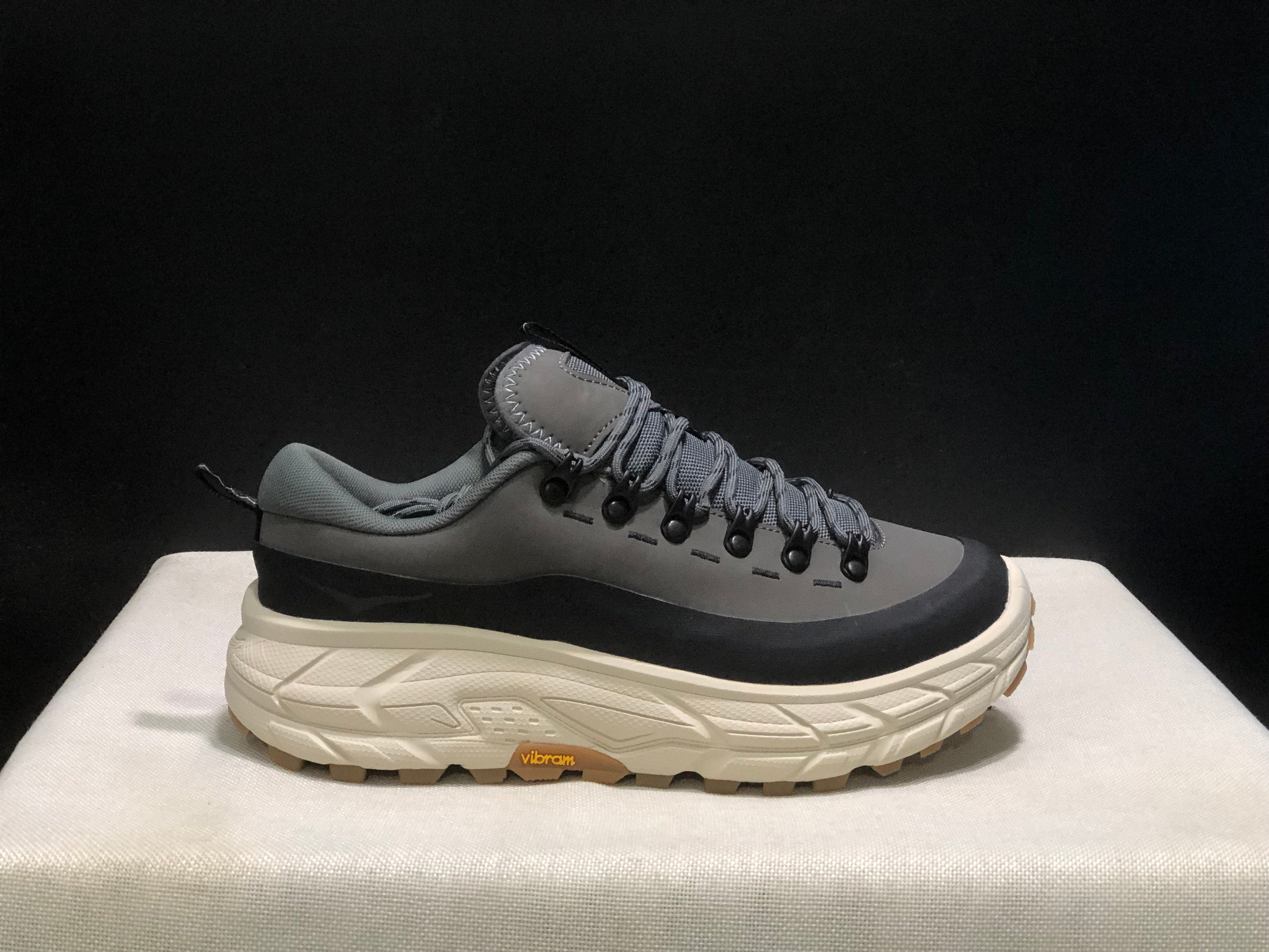 HOKA ONE ONE Tor Summit